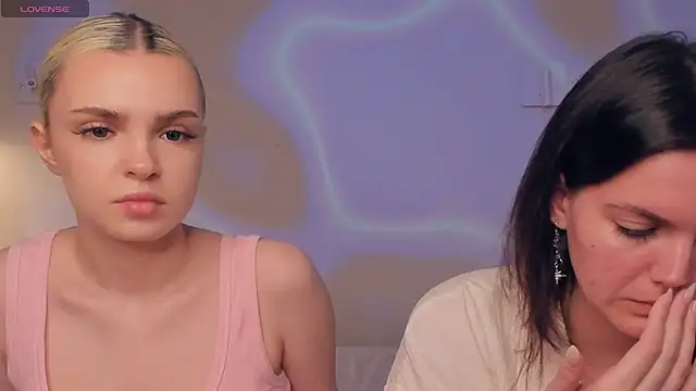 JuliannPaysour online show from 8, 5, 2026