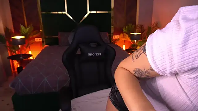 FlirtyMusa online show from 4, 4, 2026