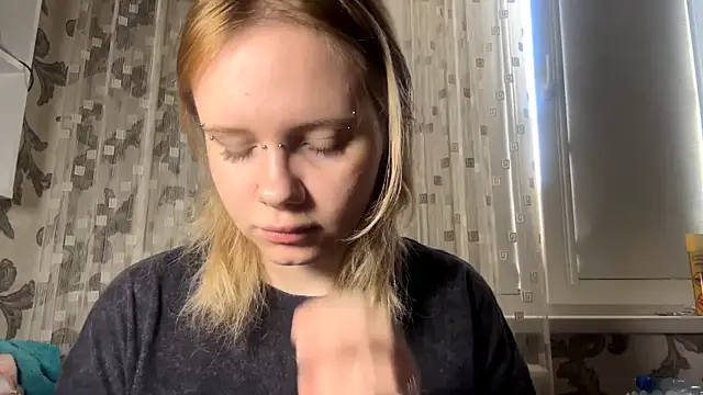 KrystenHoye online show from 27, 3, 2026