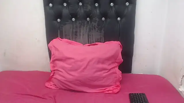 SweetSinAura online show from 4, 4, 2026
