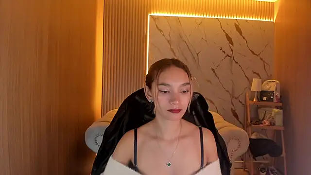 Snapshot of Paulin_roses_tf chatting on 7, 5, 2026 Paulin roses tf online show from 7, 5, 2026