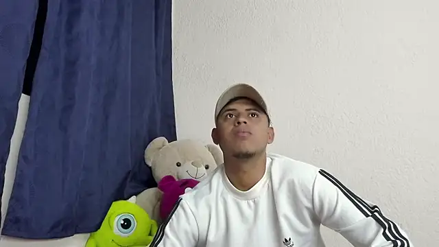 Snapshot of Zaym_Liam chatting on 28, 3, 2026 Zaym Liam online show from 28, 3, 2026