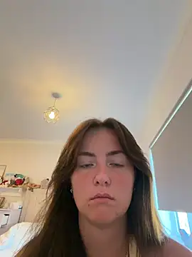 LolaSkyee online show from 26, 6, 2026