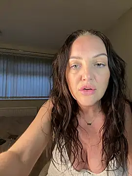Ladyluxee online show from 6, 5, 2026