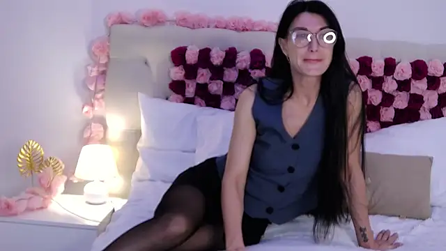 AriannaCruise online show from 25, 4, 2026