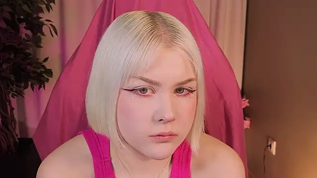 Snapshot of mollieluv chatting on 28, 3, 2026 mollieluv online show from 28, 3, 2026