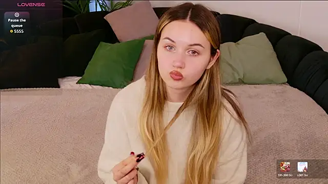 Lilly Eyes online show from 20, 4, 2026
