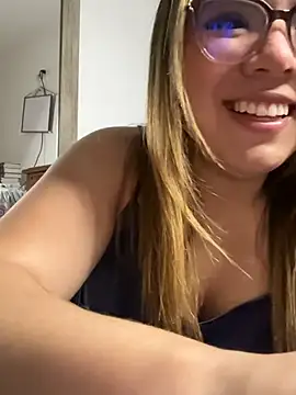 Snapshot of spicymichelle chatting on 4, 4, 2026 spicymichelle online show from 4, 4, 2026