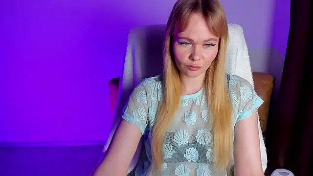 Snapshot of Kirasweetlove chatting on 6, 4, 2026 Kirasweetlove online show from 6, 4, 2026