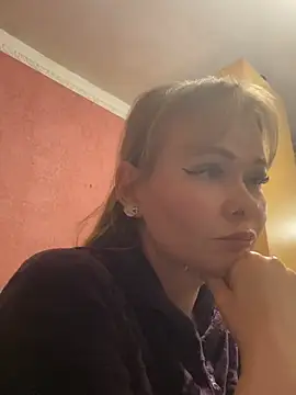 Snapshot of Kirasweetlove chatting on 1, 5, 2026 Kirasweetlove online show from 1, 5, 2026