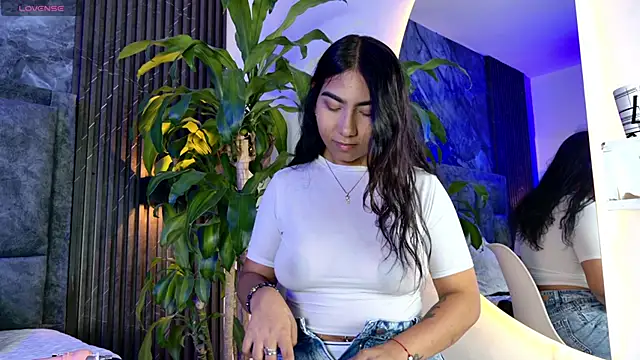 Amaia aa  online show from 15, 4, 2026