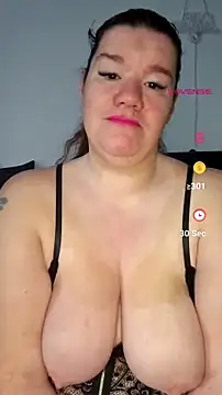 Snapshot of curvystachel42 chatting on 2, 7, 2026 curvystachel42 online show from 2, 7, 2026