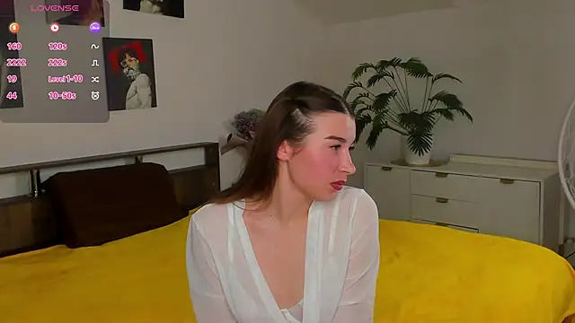 Nikki Hearts  online show from 7, 4, 2026