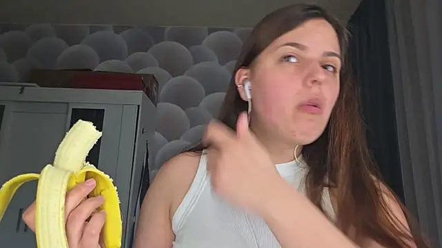 Snapshot of AnnaSpirit chatting on 6, 4, 2026 AnnaSpirit online show from 6, 4, 2026