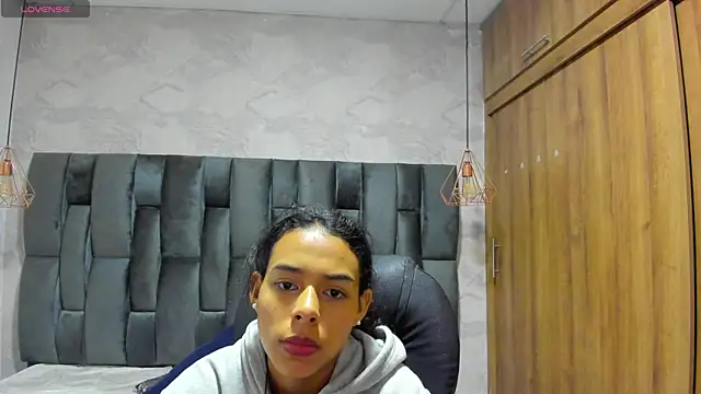 Snapshot of miarivers_1 chatting on 8, 4, 2026 miarivers 1 online show from 8, 4, 2026