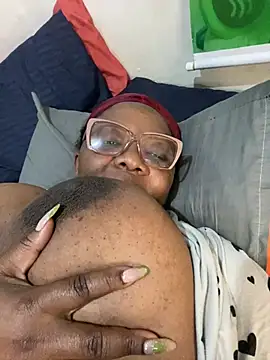 BoobsQueeen online show from 24, 7, 2026