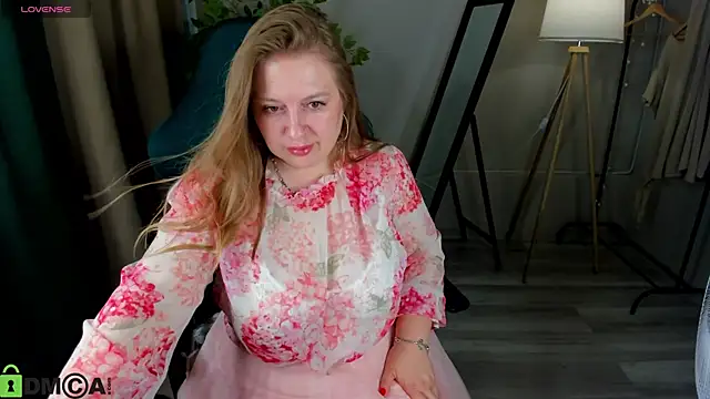 Snapshot of CleoXotie chatting on 20, 6, 2026 CleoXotie online show from 20, 6, 2026