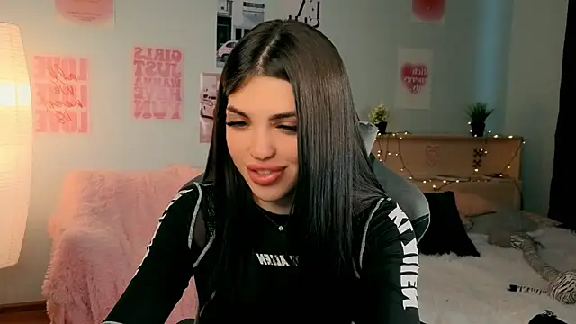 Snapshot of molly_rettyy chatting on 12, 4, 2026 molly rettyy online show from 12, 4, 2026