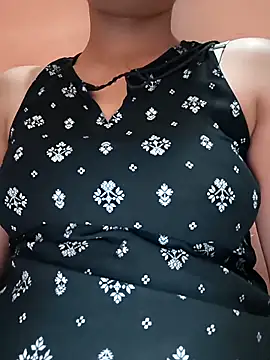 Curvy Sanaya online show from 23, 4, 2026