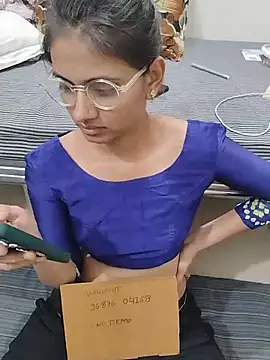 sexy couple liv online show from 10, 4, 2026