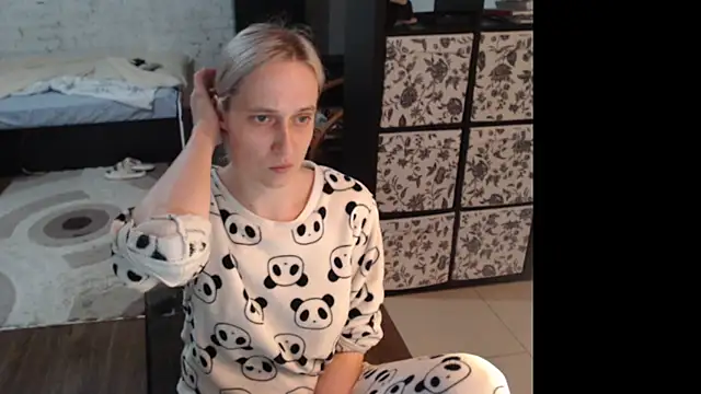 Snapshot of Sweet_hot_shrmp chatting on 4, 6, 2026 Sweet hot shrmp online show from 4, 6, 2026