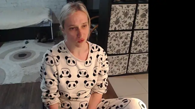 Snapshot of Sweet_hot_shrmp chatting on 8, 6, 2026 Sweet hot shrmp online show from 8, 6, 2026
