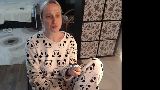 Snapshot of Sweet_hot_shrmp chatting on 19, 6, 2026 Sweet hot shrmp online show from 19, 6, 2026