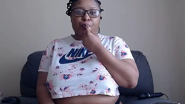 Snapshot of xxZoeyx chatting on 23, 11, 2025 xxZoeyx online show from 23, 11, 2025