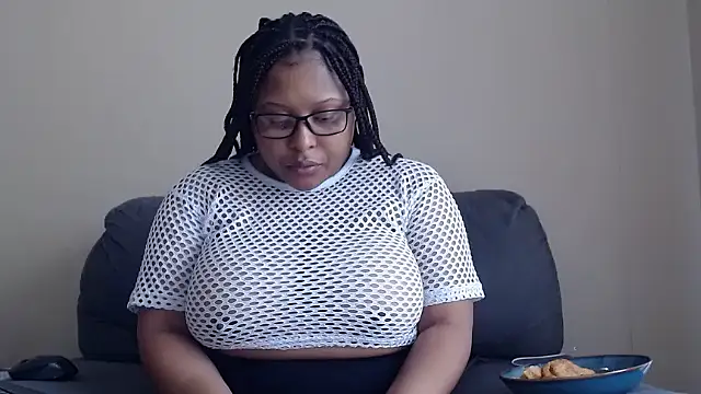 Snapshot of xxZoeyx chatting on 29, 11, 2025 xxZoeyx online show from 29, 11, 2025