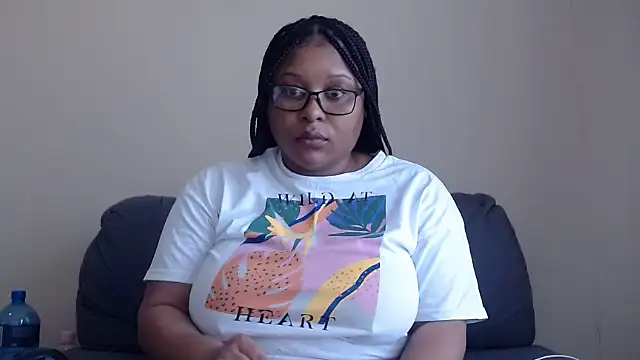 Snapshot of xxZoeyx chatting on 1, 12, 2025 xxZoeyx online show from 1, 12, 2025