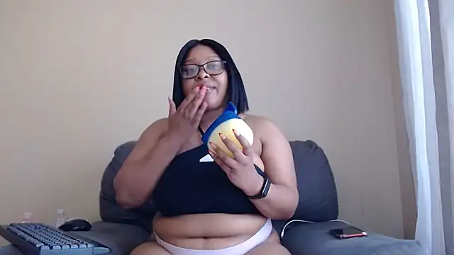 Snapshot of xxZoeyx chatting on 9, 2, 2026 xxZoeyx online show from 9, 2, 2026