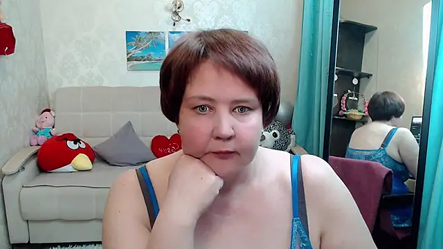 QUEEN02030 online show from 20, 4, 2026