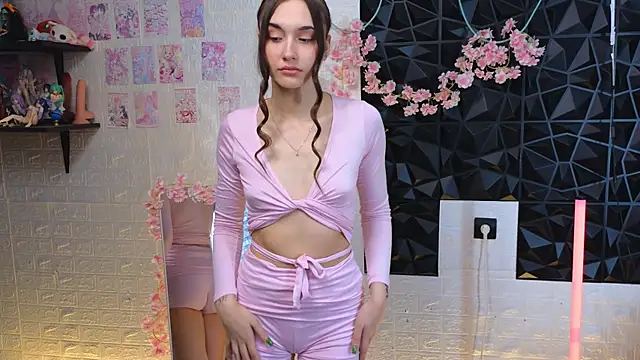 belle cute online show from 24, 4, 2026