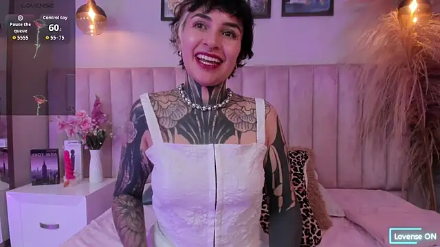Luana fiore online show from 7, 4, 2026
