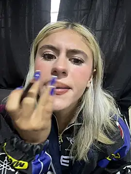 Lia fire online show from 15, 4, 2026