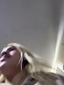 Lia fire online show from 4, 5, 2026