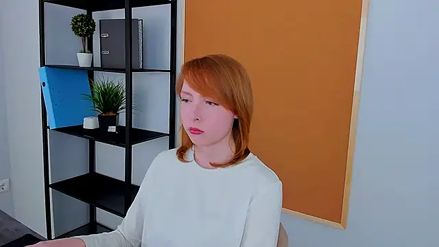 CherryCrushLove online show from 4, 4, 2026