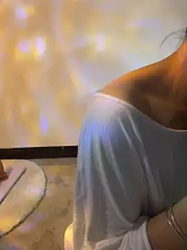 Xiaoyunduo1 online show from 15, 4, 2026
