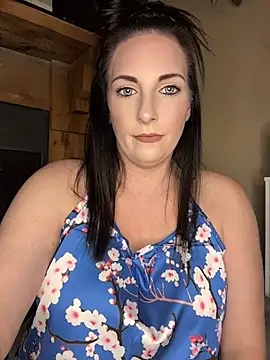 Snapshot of taylorsunshine chatting on 4, 6, 2026 taylorsunshine online show from 4, 6, 2026