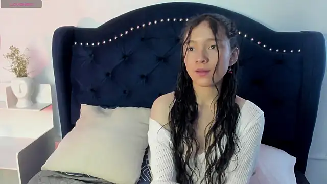 Snapshot of Honney_Bunny18 chatting on 8, 4, 2026 Honney Bunny18 online show from 8, 4, 2026