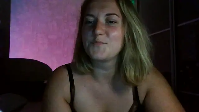TinaKittyX online show from 27, 7, 2026
