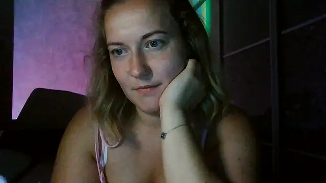 TinaKittyX online show from 28, 7, 2026