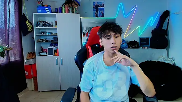 young liam online show from 5, 4, 2026