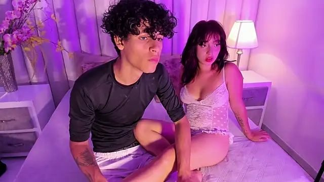 Snapshot of MiaAndFelim chatting on 7, 4, 2026 MiaAndFelim online show from 7, 4, 2026