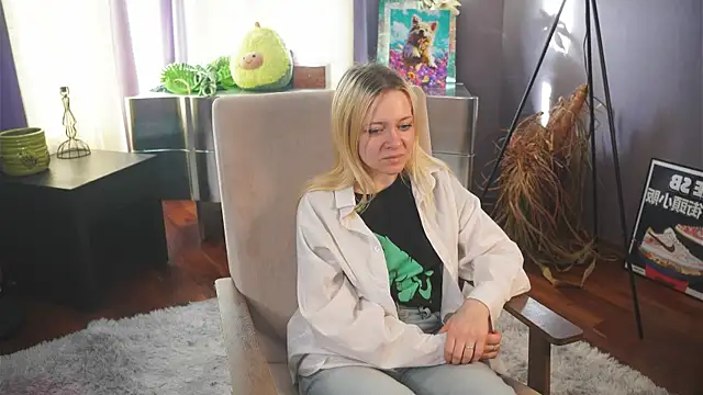 Snapshot of OliviaCaffery chatting on 2, 4, 2026 OliviaCaffery online show from 2, 4, 2026