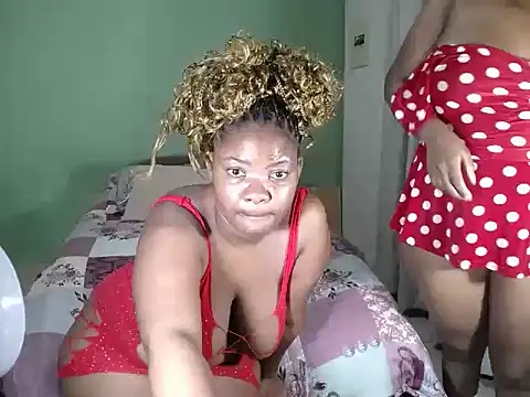 Snapshot of FloweSaltry chatting on 15, 4, 2026 FloweSaltry online show from 15, 4, 2026