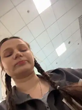 Snapshot of LilMisa chatting on 8, 4, 2026 LilMisa online show from 8, 4, 2026