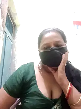 Snapshot of PINKI_024 chatting on 27, 4, 2026 PINKI 024 online show from 27, 4, 2026