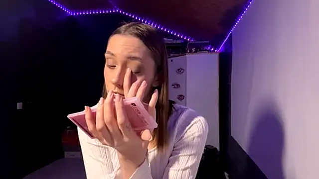 CoreenGau online show from 14, 4, 2026