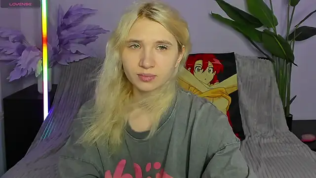 Kitty Blondie online show from 6, 4, 2026